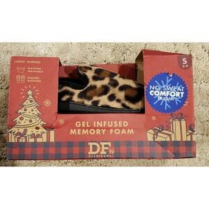 Dearfoams Women's Gel infused Memory Foam Slipper Scuffs Leopard 5-6 NEW in Box